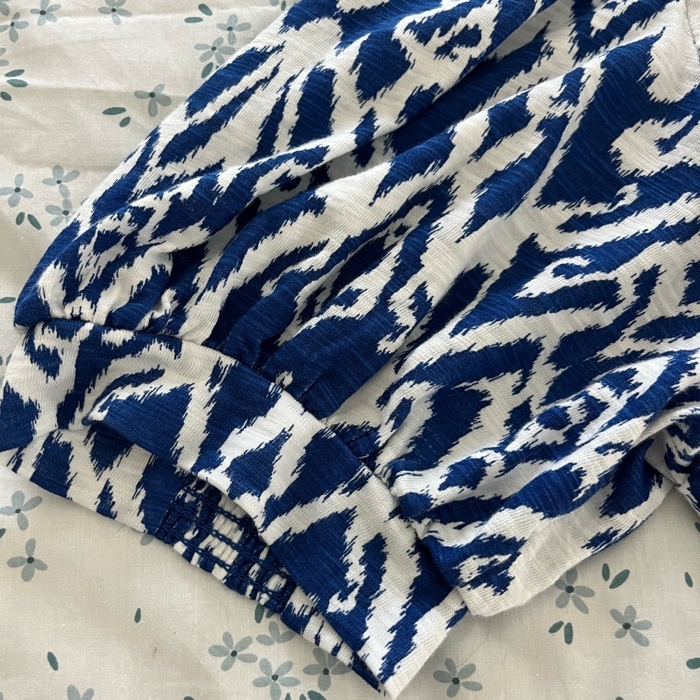 NWT Chico’s Blue & White‎ Patterned Women's Short Sleeve Top, XL - Picture 5 of 11